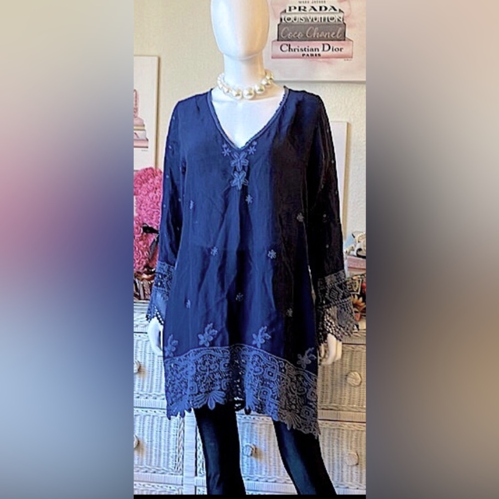 Johnny Was Blue Embroidered Lace Trim Pullover V- Neck Tunic Lightweight Size S